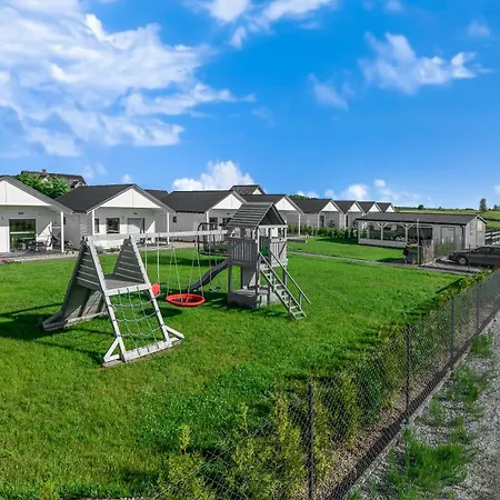 Mila Morska Holiday home Bobolin